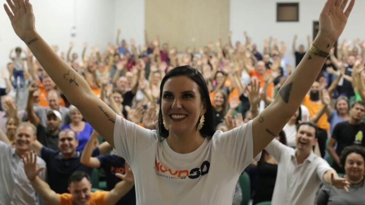 Vereadora Ana Paula Reiter é apresentada como pré-candidata a prefeita pelo Partido NOVO em Indaial na noite desta segunda-feira