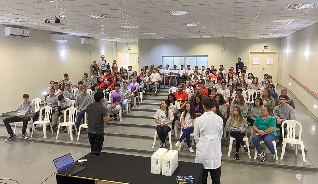 Casa do Poeta Lindolf Bell promove série de palestras em escolas