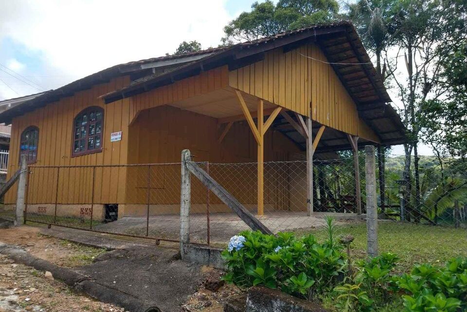 Vende-se Casa em Alto Cedros – Barragem Pinhal