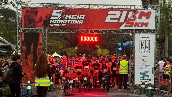 5ª Meia Maratona de Timbó movimenta mais de mil atletas no Parque Henry Paul