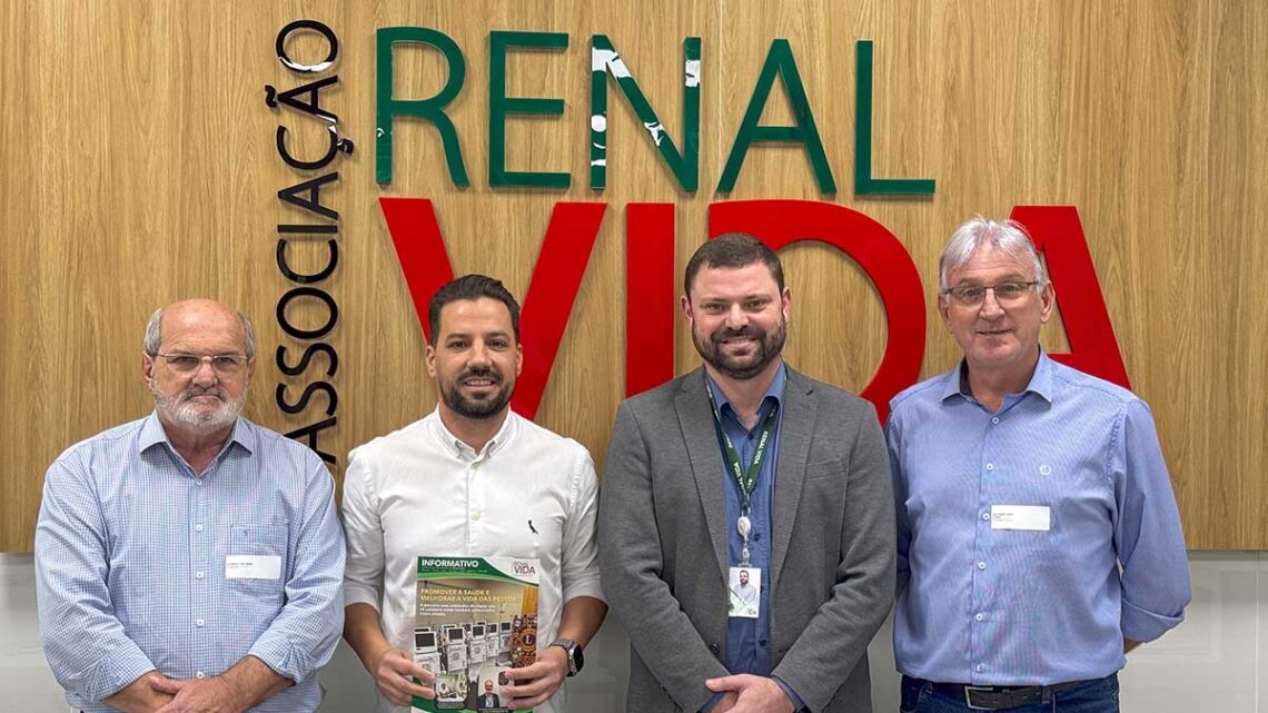 Comitiva de Timbó visita estrutura da Renal Vida em Blumenau