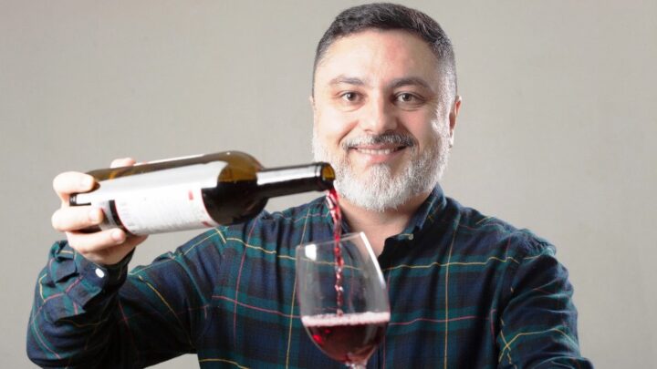 Enoteca de Blumenau promove curso de iniciação ao mundo do vinho com sommelier