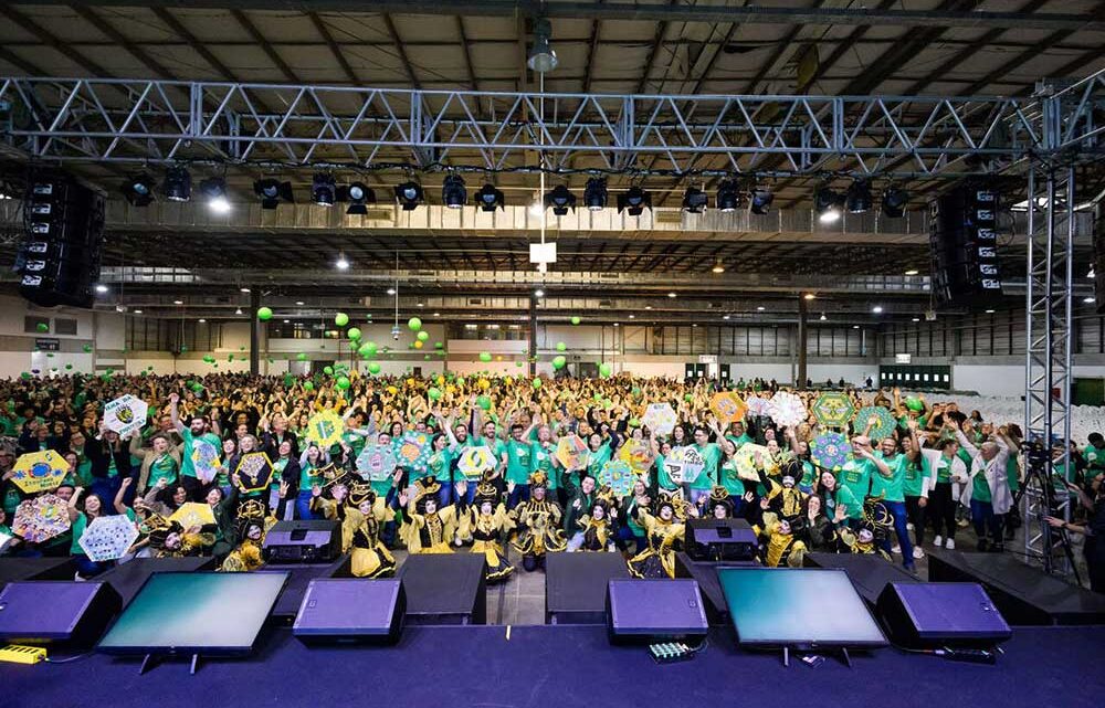 Rede Cooper celebra 80 anos com cerca de três mil colaboradores no Parque Vila Germânica, em Blumenau