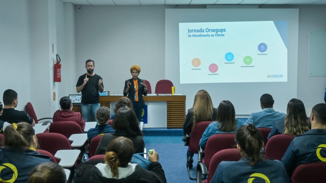 Empresa de SC foca em qualidade no atendimento com jornadas de aprendizagem para mais de 1 mil colaboradores