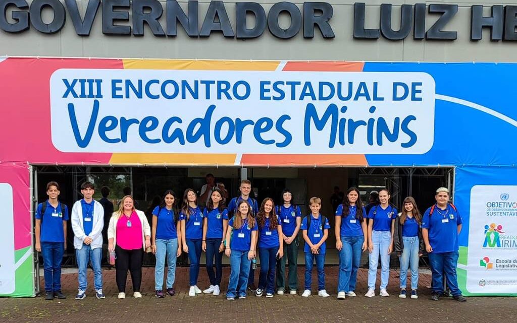 Parlamento Jovem de Timbó participa do maior encontro de Vereadores mirins /jovens do Estado