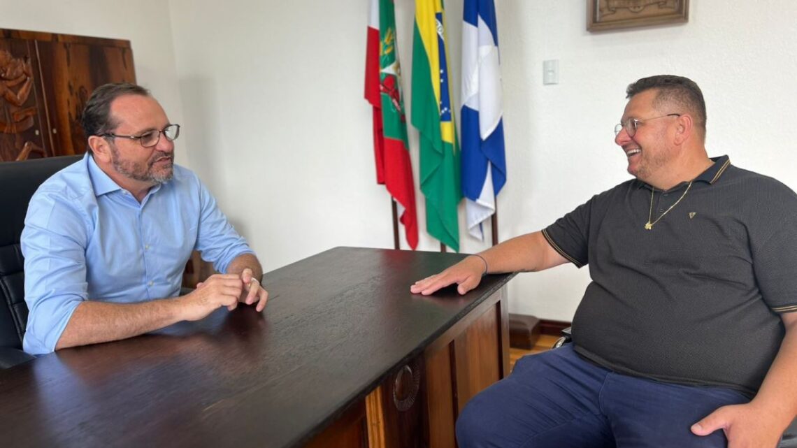 Primeiro dia de trabalho do prefeito Flávio Buzzi e do vice-prefeito Rangel Bonatti destaca compromisso com a comunidade