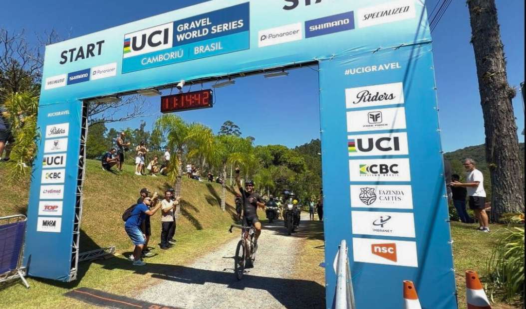 Suíço Simon Pellaud e britânica Madeleine Nutt vencem a 1ª edição do UCI Gravel World Series Brazil